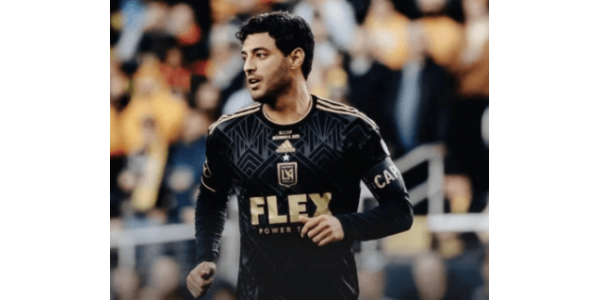 35-godišnja nogometna legenda Carlos Vela službeno je objavio svoje povlačenje 35-godišnja nogometna legenda Carlos Vela službeno je objavio svoje povlačenje
