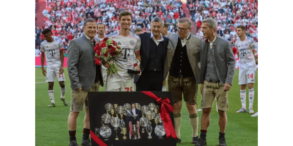 Mullerova oproštajna utakmica na Bayernovom domaćem stadionu