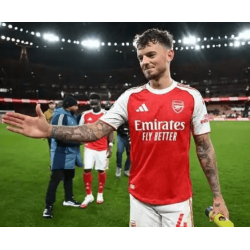 Arsenalova obrambena kriza usred izazova za naslov